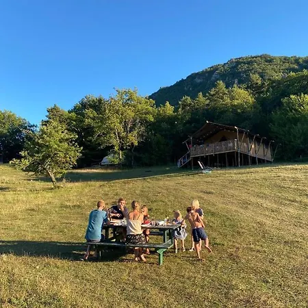 キャンプ場 La Ferme De Clareau- Glamp'in Nature -tentes Safari- D'hotes Sous La Toile La Motte-Chalançon
