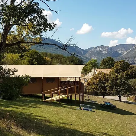 Parque de Campismo La Ferme De Clareau- Glamp'in Nature -tentes Safari- D'hôtes Sous La Toile *