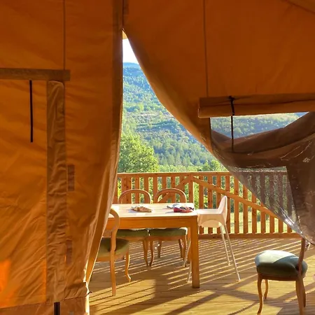 Parque de Campismo La Ferme De Clareau- Glamp'in Nature -tentes Safari- D'hôtes Sous La Toile